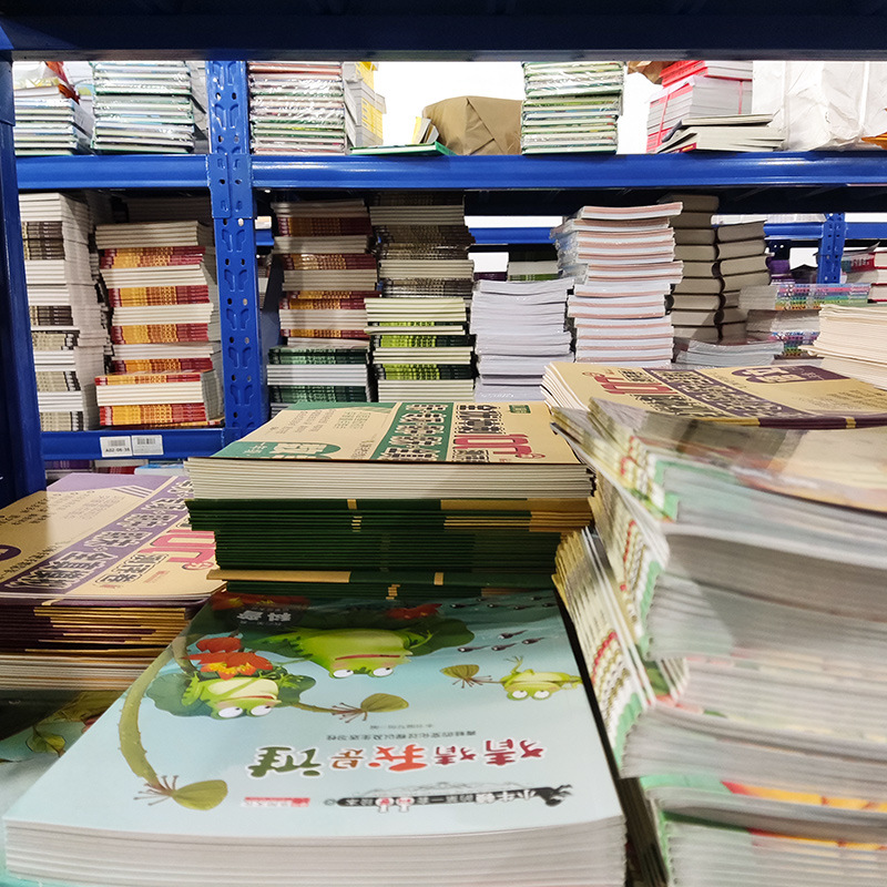 正版图书批发：市场的选择与挑战